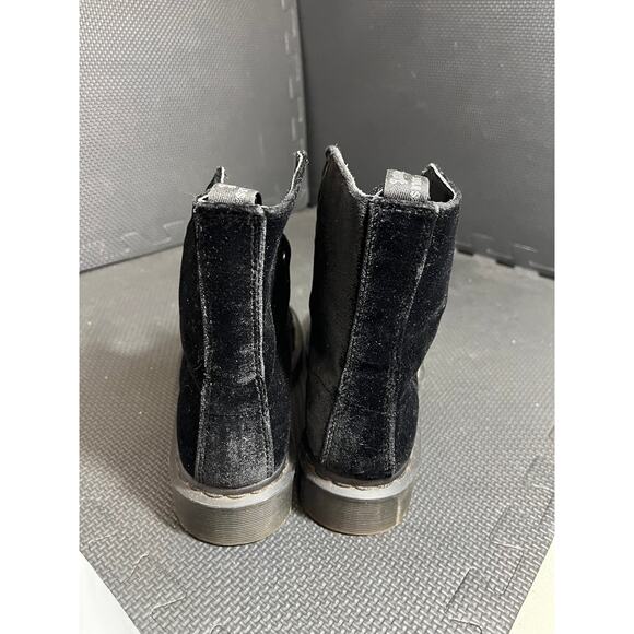 Doc Dr Martens Page Black Velvet Combat Boots Womens Size 7 Grunge Moto Emo - Picture 7 of 9